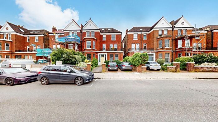 3 Bedroom Flat To Rent In Canfield Gardens, London, NW6