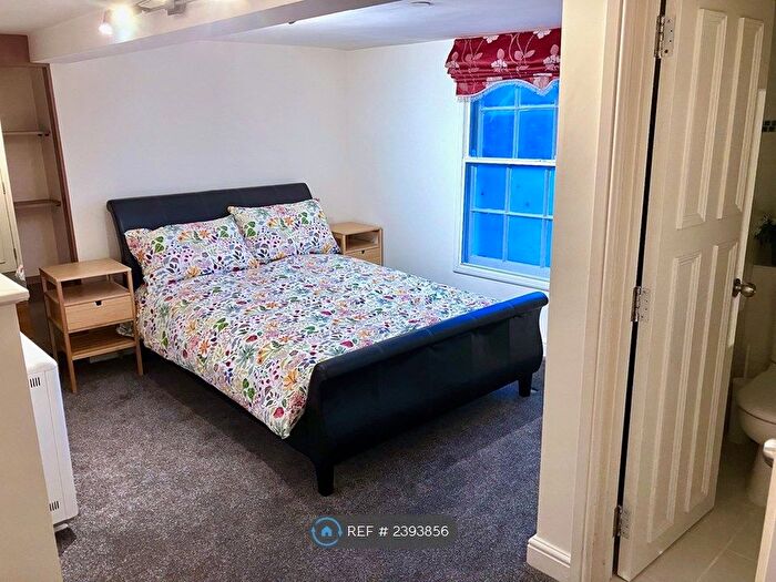 2 Bedroom Flat To Rent In Bishops Lodge, Sheffield, S1