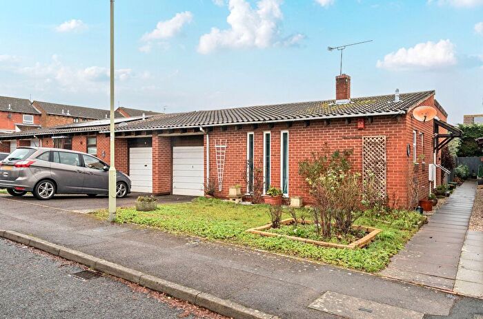 2 Bedroom Bungalow For Sale In Egremont Drive, Lower Earley, Reading, RG6