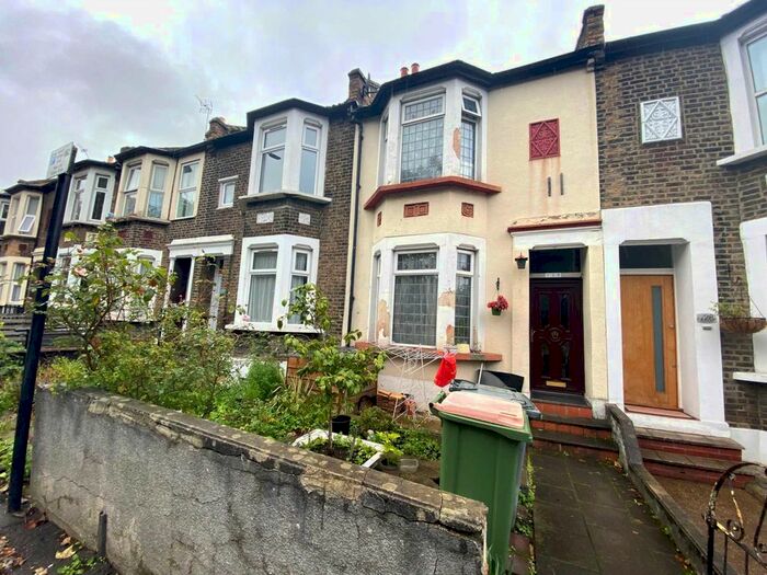 2 Bedroom Property For Sale In Upper Road, Plaistow, E13