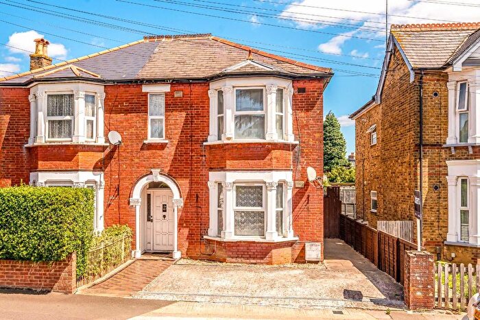 6 Bedroom Semi Detached House For Sale In Hanworth Road, Feltham, TW13