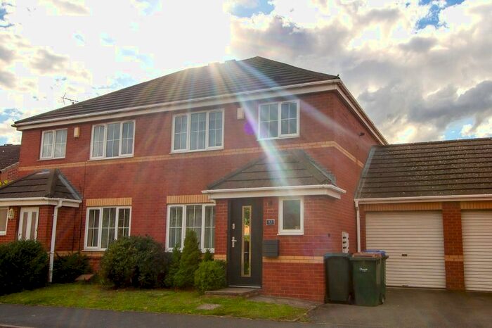 3 Bedroom Semi-Detached House To Rent In Gunton Avenue, Willenhall, Coventry, CV3