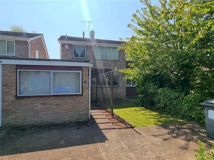 4 Bedroom Semi-Detached House To Rent In St. Michaels Place, Canterbury, CT2