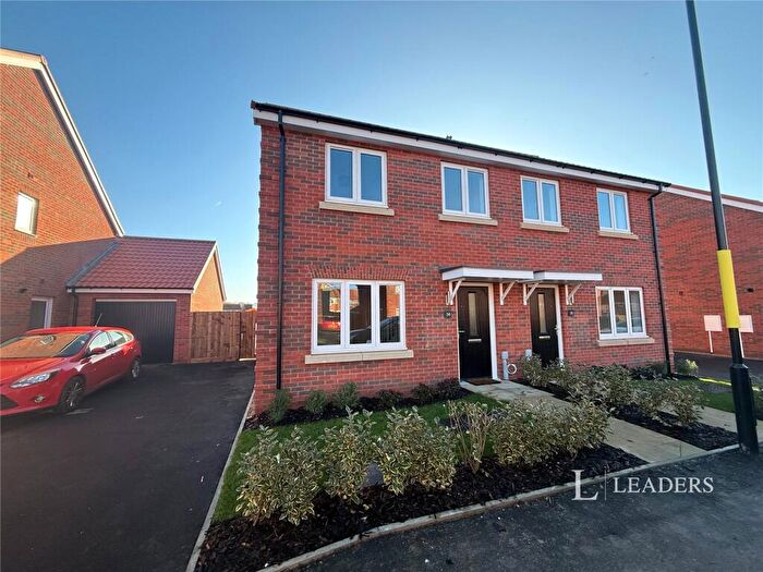 3 Bedroom Semi-Detached House To Rent In Baldock Drive, Bourne, Lincolnshire, PE10