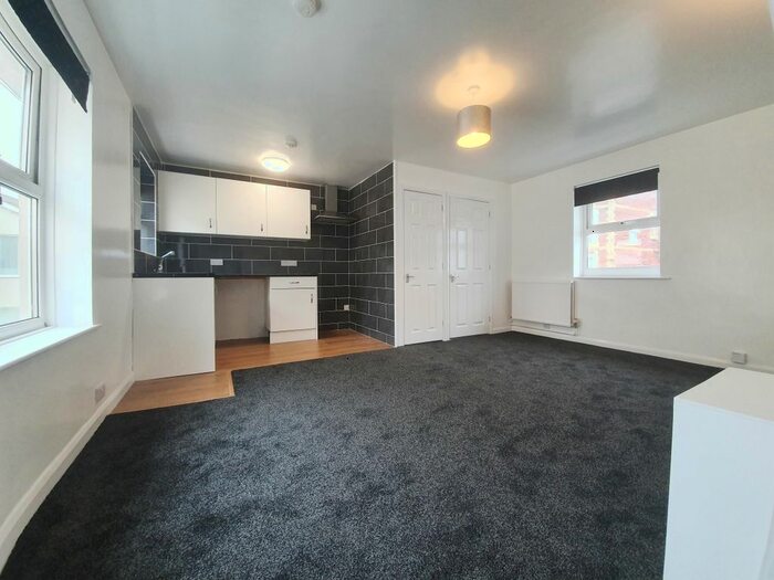 1 Bedroom Studio To Rent In Esplanade Road, Paignton, TQ4