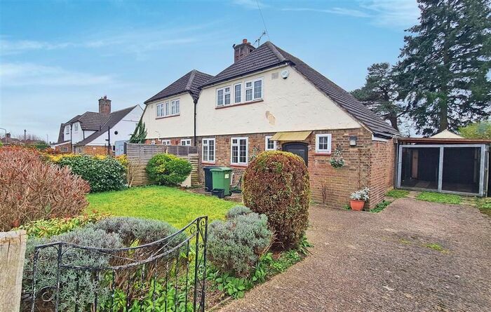 3 Bedroom Semi-Detached House For Sale In Malthouse Square, Beaconsfield, HP9