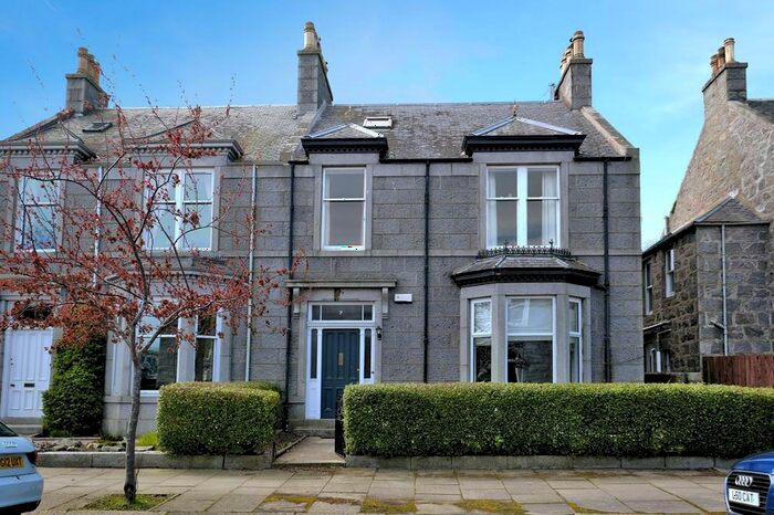 5 Bedroom Semi-Detached House To Rent In Burns Road, Aberdeen, AB15