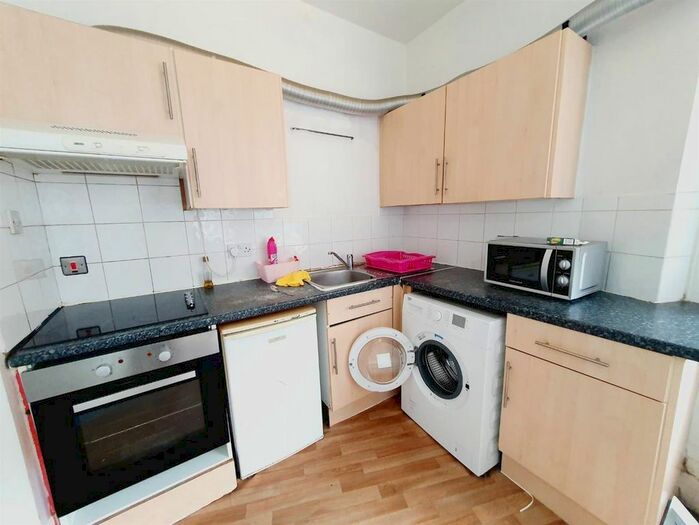 1 Bedroom Flat To Rent In Atlantic Lodge, South Street, Romford, RM1