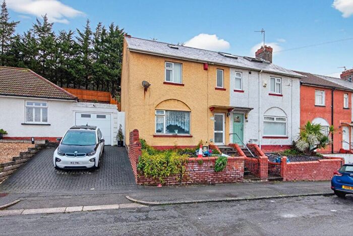 3 Bedroom End Of Terrace House For Sale In Andrew Road, Penarth, CF64