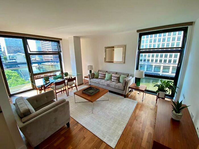 2 Bedroom Apartment To Rent In South Quay Square, Canary Wharf, E14