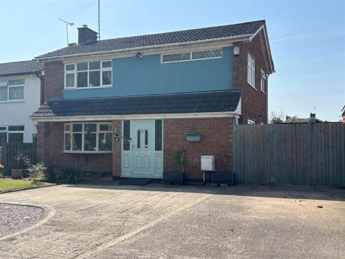 4 Bedroom Detached House For Sale In Park View, Leicester, LE3