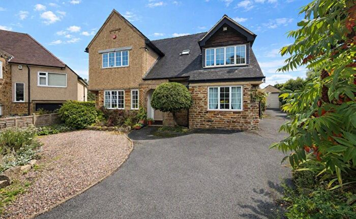 4 Bedroom Detached House For Sale In Dudwell Grove, Skircoat Green, Halifax, HX3