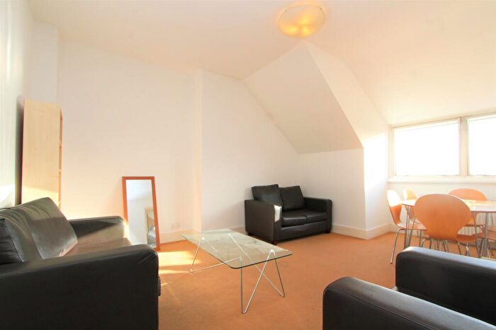 1 Bedroom Apartment To Rent In Church Crescent, Muswell Hill, N10