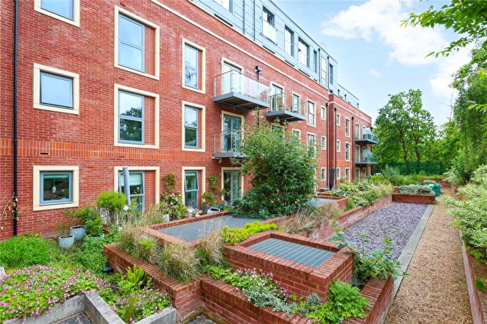 2 Bedroom Apartment To Rent In Landmark Court, Queens Road, Weybridge, Surrey, KT13