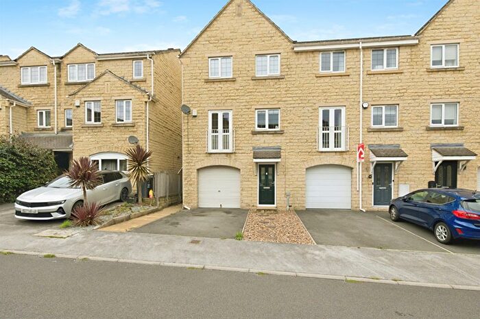 3 Bedroom End Terrace House For Sale In Prospect Road, Longwood, Huddersfield, HD3