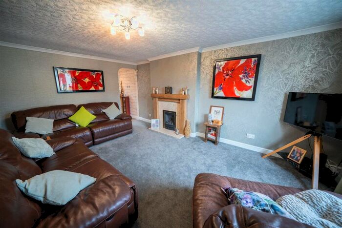 3 Bedroom Terraced House For Sale In Flatholme Road, Netherhall, Leicester, LE5