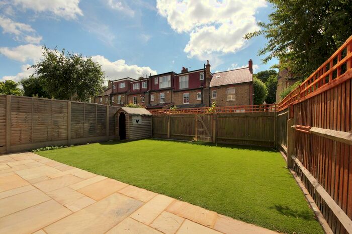 2 Bedroom Flat To Rent In Wellington Road, London, W5