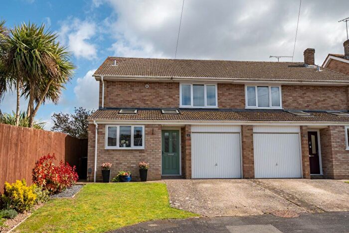 3 Bedroom Semi Detached House For Sale In Mornington Close, Andover, SP10