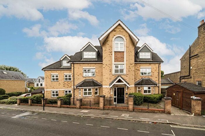 2 Bedroom Flat To Rent In Murray Court, Hanwell, W7