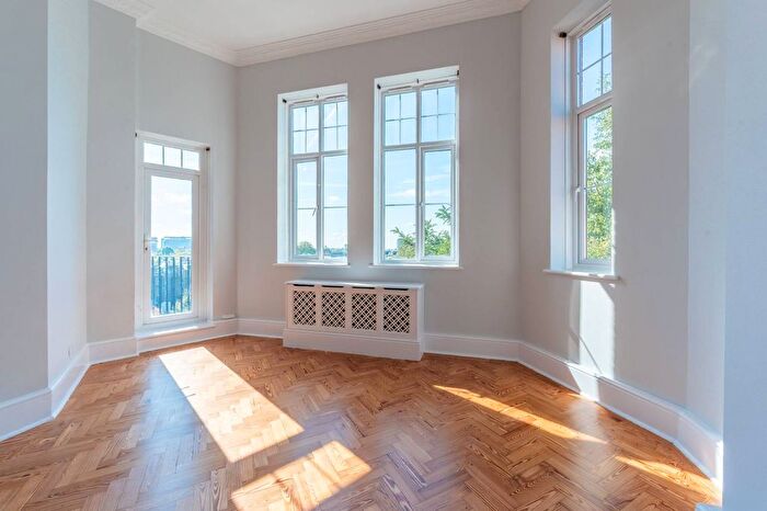 3 Bedroom Flat To Rent In Maida Vale, Maida Vale, London, W9