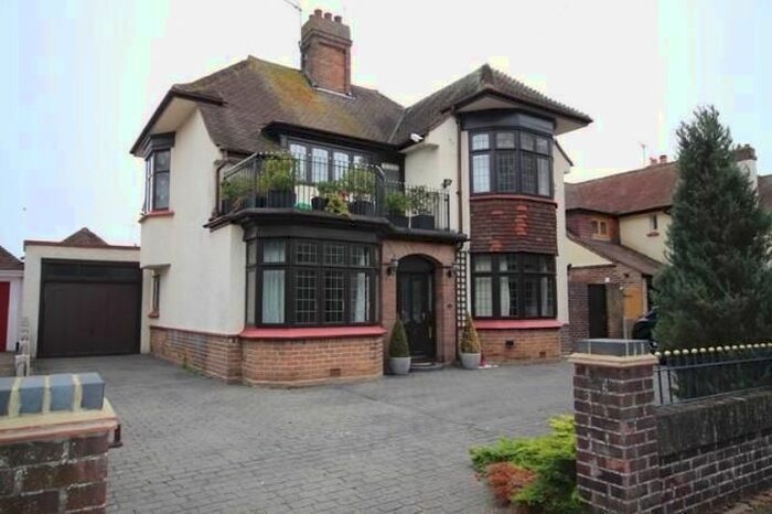 4 Bedroom Detached House To Rent In Lancaster Gardens East, Clacton-On-Sea CO15