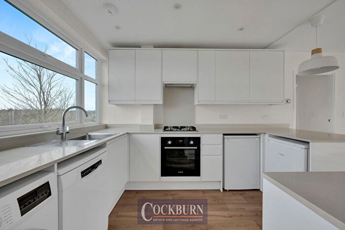 2 Bedroom Flat To Rent In Mottingham Lane, London, SE9