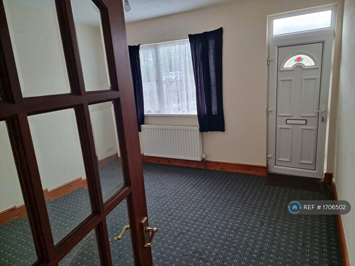 2 Bedroom Terraced House To Rent In Kimberworth, Rotherham, S61