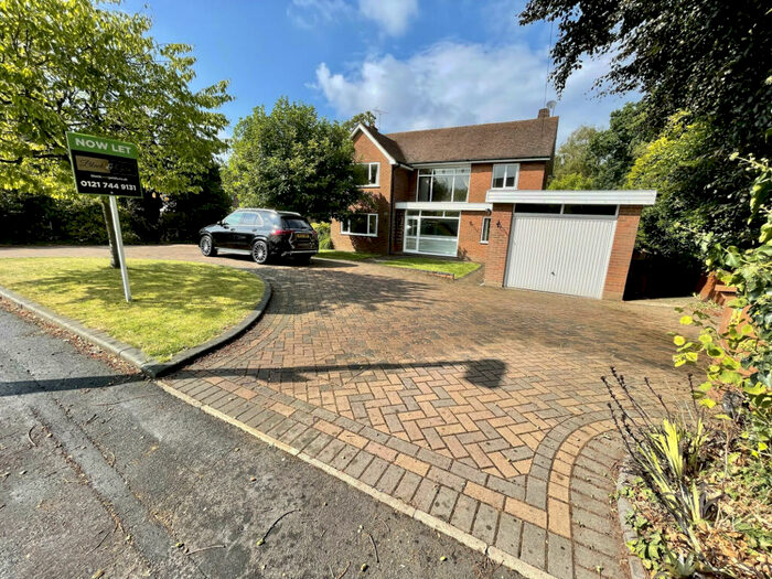 4 Bedroom Detached House To Rent In Birch Tree Grove, Solihull, B91