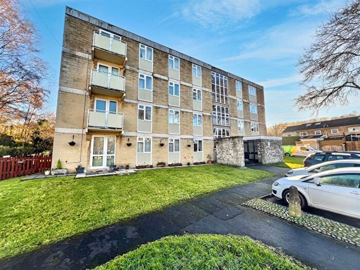 2 Bedroom Flat For Sale In Hillside Road, Bath, BA2