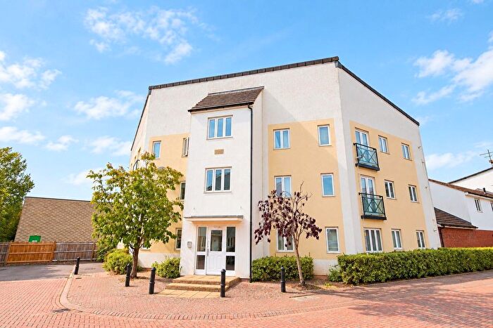 2 Bedroom Flat For Sale In Market Mead, Chippenham, SN15
