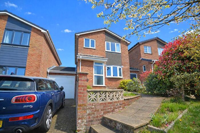 3 Bedroom Link Detached House For Sale In Ideal Family Home * Shanklin, PO37