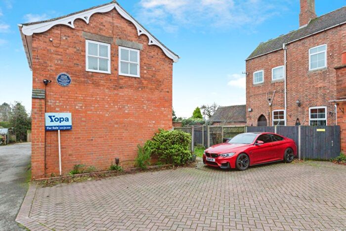 3 Bedroom Detached House For Sale In High Street, Earl Shilton, LE9