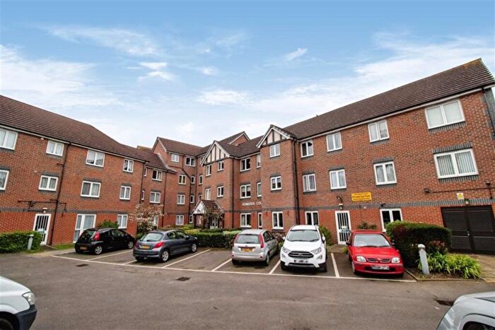 1 Bedroom Flat To Rent In Howards Court, Westcliff-On-Sea, SS0