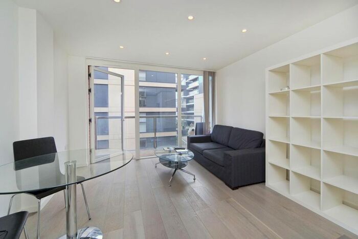 1 Bedroom Flat To Rent In Worcester Point, Central Street, Clerkenwell, London, EC1V