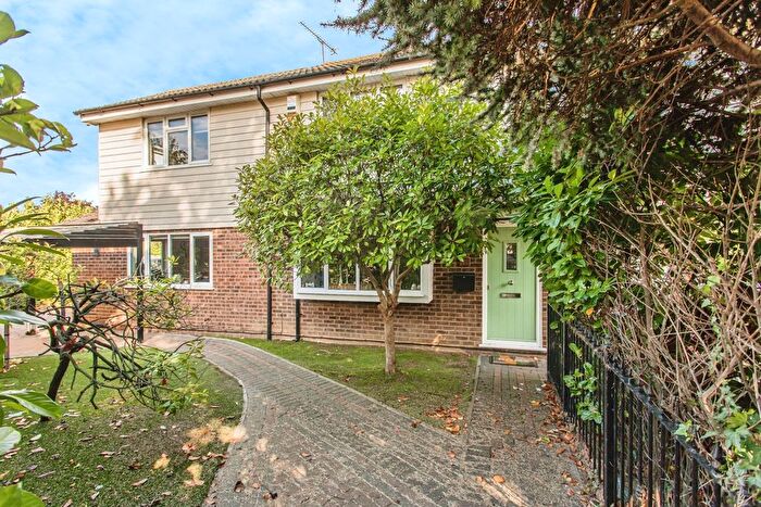 4 Bedroom Detached House For Sale In Bishopsteignton, Shoeburyness, Southend-On-Sea, Essex, SS3