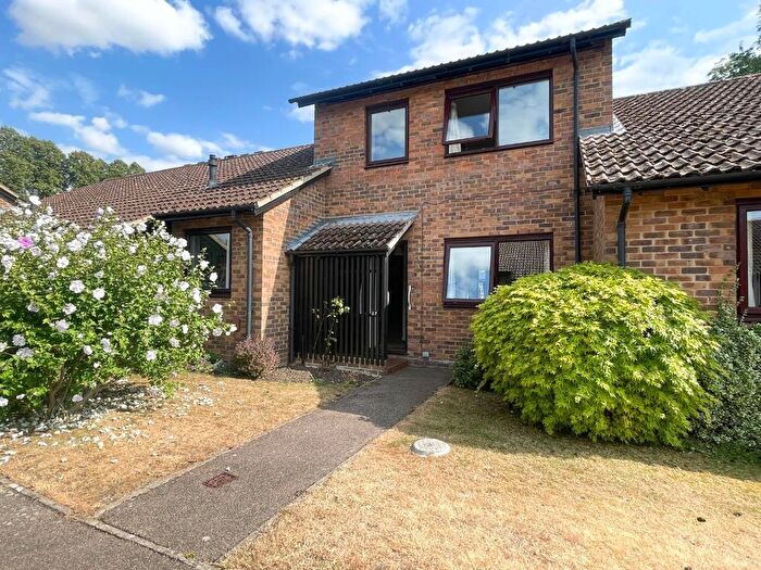 3 Bedroom Terraced House For Sale In Peacocks, Great Shelford, Cambridge, CB22