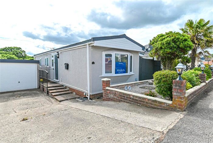 1 Bedroom Park Home For Sale In Westwood Park, Bashley Cross Road, New Milton, Hampshire, BH25