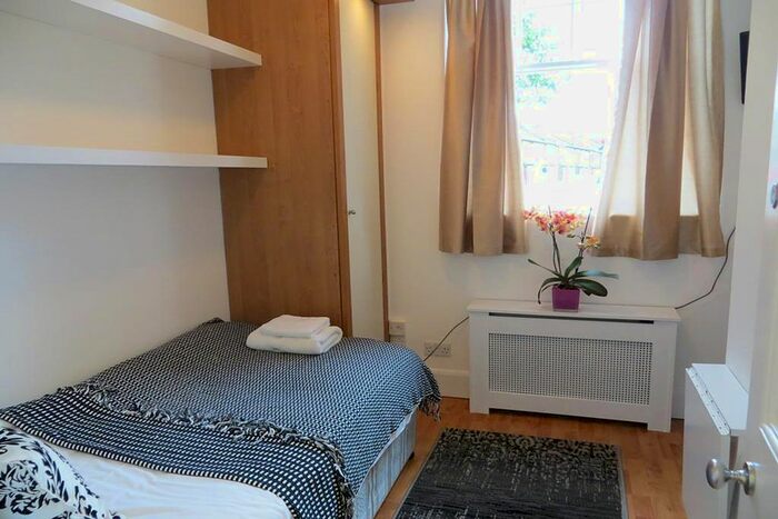 Studio To Rent In Fulham Palace Road, Hammersmith, London, W6