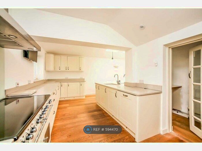 4 Bedroom Detached House To Rent In City Way, Rochester, ME1