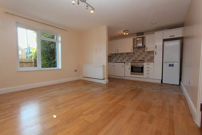 2 Bedroom Flat To Rent In Brook Road, Borehamwood, Hertfordshire, WD6