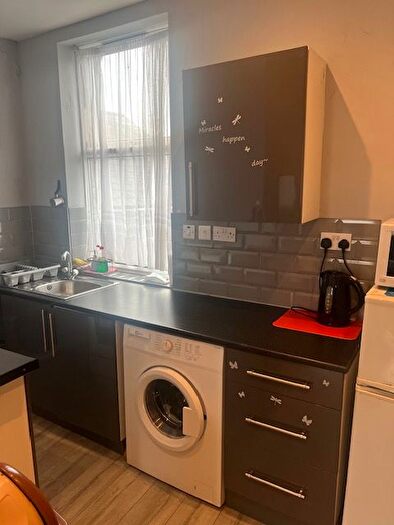 1 Bedroom Flat To Rent In Cathays Terrace, Cardiff, CF24