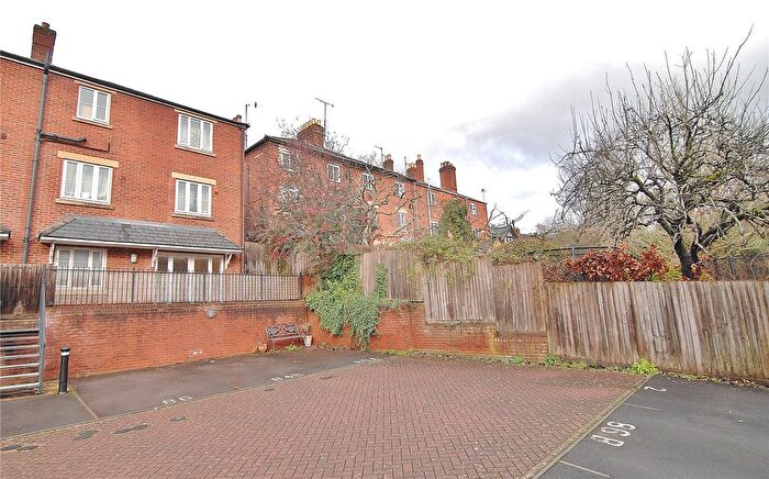 2 Bedroom Maisonette For Sale In Slad Road, Stroud, Gloucestershire, GL5