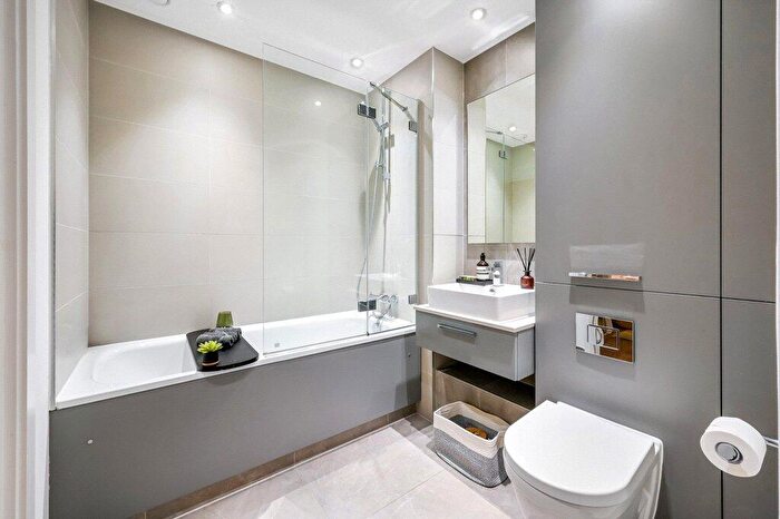 1 Bedroom Apartment To Rent In Equipment Works, Vanguard Wy, E17