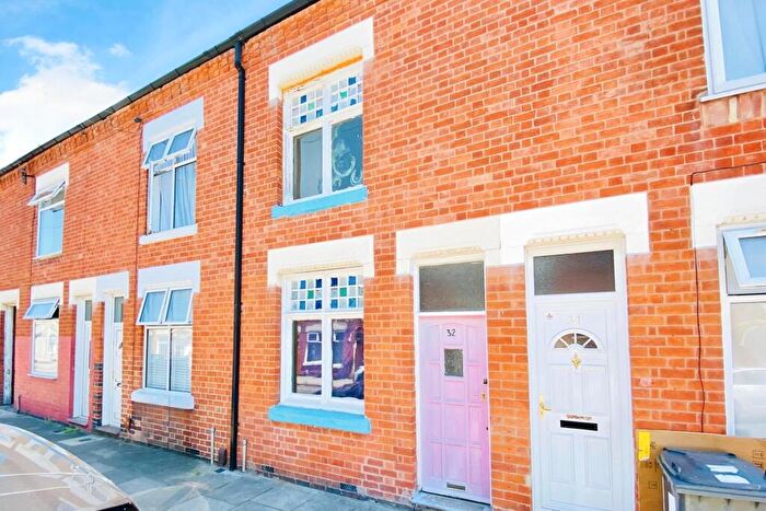 2 Bedroom Terraced House For Sale In Henton Road, Off Hinckley Road, Leicester, LE3