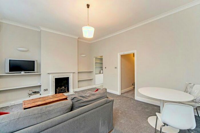 1 Bedroom Flat To Rent In Kempsford Gardens, Earls Court, SW5