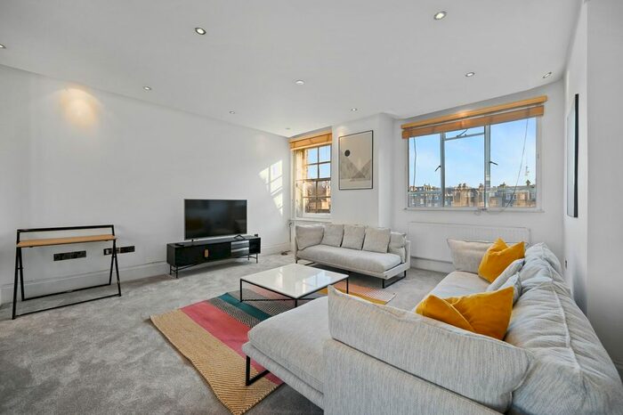 2 Bedroom Flat To Rent In Wimpole Street, Marylebone Village, London, W1G