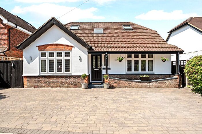 5 Bedroom Detached House For Sale In Kingsway Avenue, Woking, Surrey, GU21
