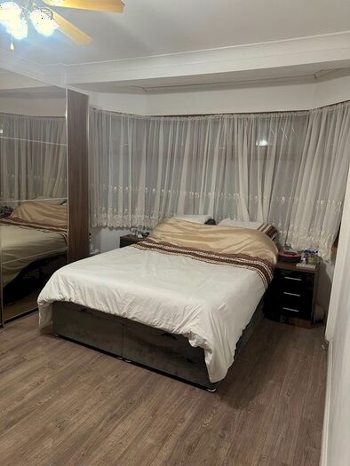 5 Bedroom Semi-Detached House To Rent In Morland Gardens, Southall, UB1