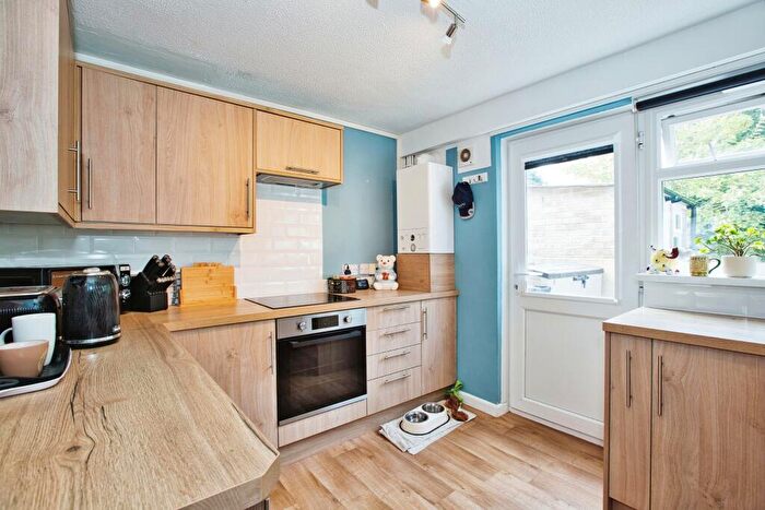2 Bedroom Flat For Sale In Taranto Hill, Ilchester, Somerset, BA22