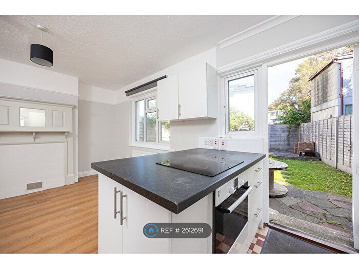 3 Bedroom Semi-Detached House To Rent In Coombe Road, Brighton, BN2